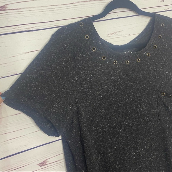 Torrid Charcoal Gray Grommet Pocket T-Shirt Size 2X - Picture 2 of 8